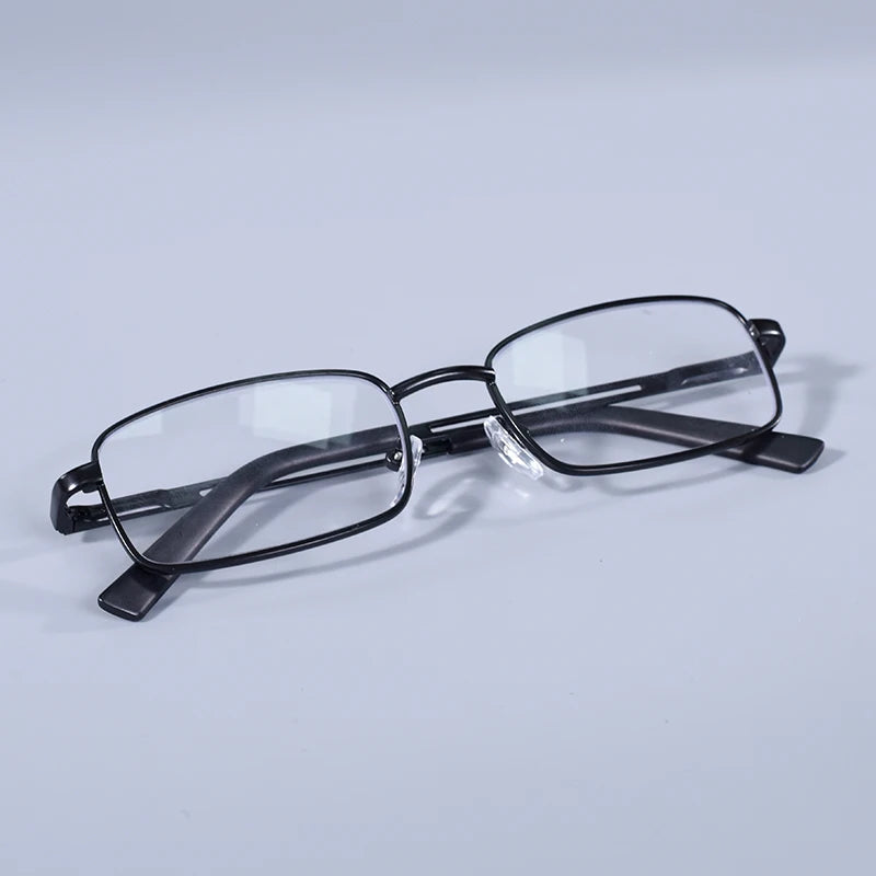 2025 New Ultralight Anti Blue Light Metal Reading Glasses Men Business Retro Presbyopia Computer Readers +100+125+150