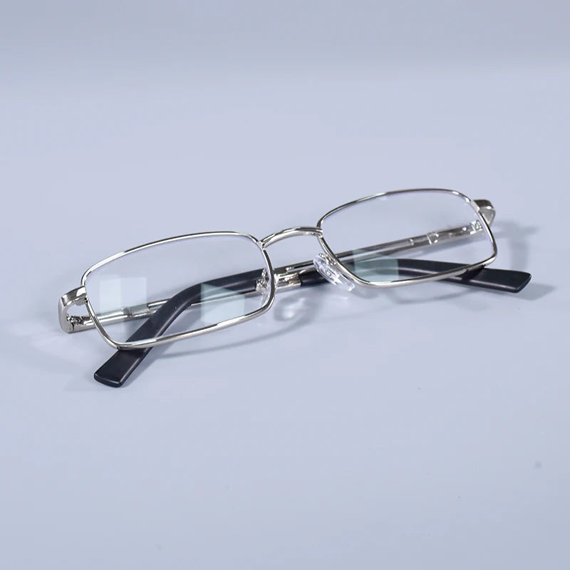 2025 New Ultralight Anti Blue Light Metal Reading Glasses Men Business Retro Presbyopia Computer Readers +100+125+150