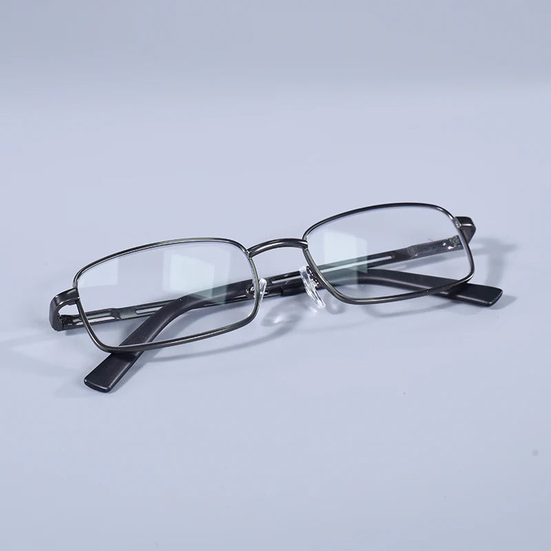 2025 New Ultralight Anti Blue Light Metal Reading Glasses Men Business Retro Presbyopia Computer Readers +100+125+150
